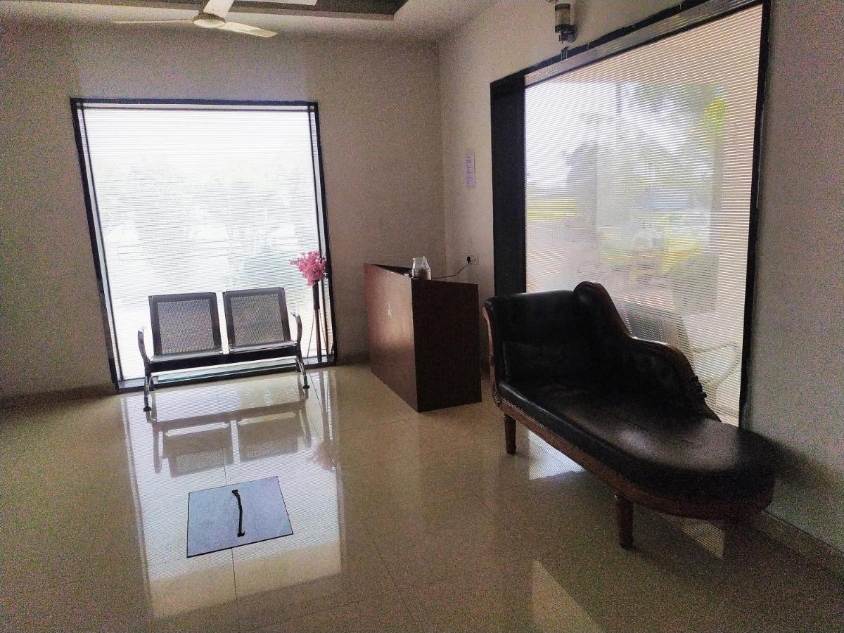 Hotel Wayfare Shirdi Exterior foto